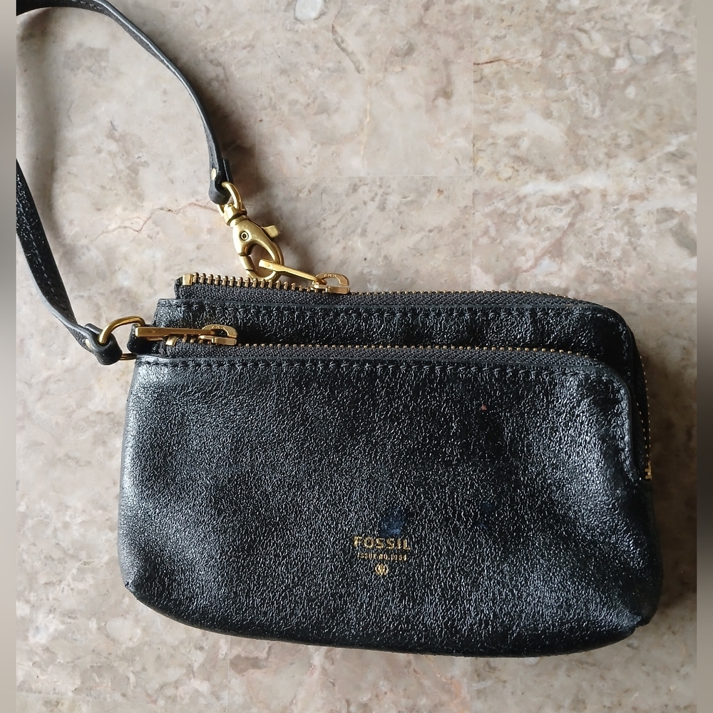 Fossil NWOT Black Leather Dual-Compartment Zip Wristlet with Gold Hardware - Picture 1 of 4